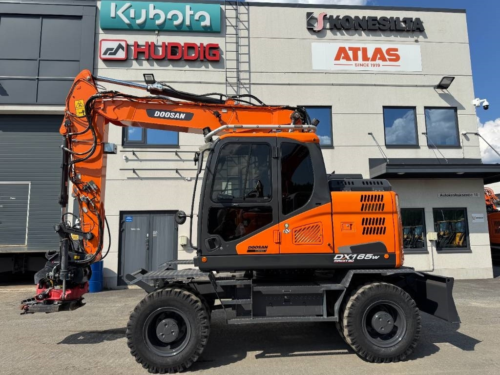 Doosan DX165W-5 PYÖRITTÄJÄLLÄ - Ekskavator me goma: foto 1 Doosan DX165W-5 PYÖRITTÄJÄLLÄ - Ekskavator me goma: foto 1