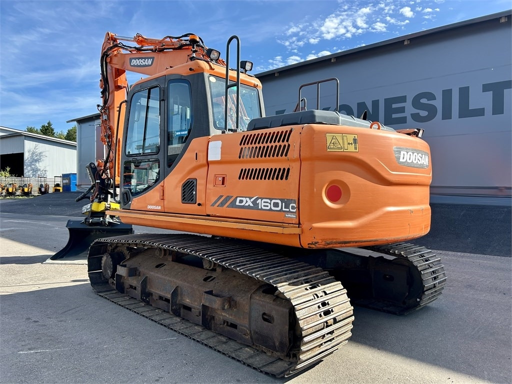 Doosan MYYTY!!SOLD!! DX160LC-3 KALLISTAJA+PYÖRITTÄJÄ  - Ekskavator me zinxhirë: foto 2 Doosan MYYTY!!SOLD!! DX160LC-3 KALLISTAJA+PYÖRITTÄJÄ  - Ekskavator me zinxhirë: foto 2