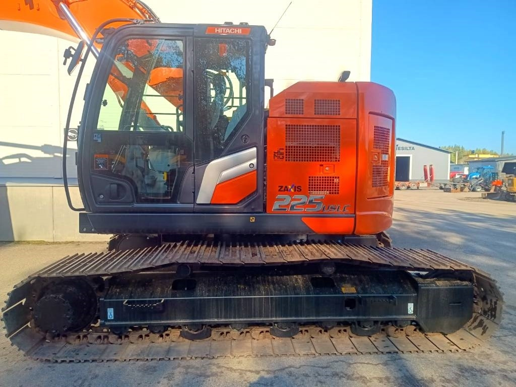Hitachi MYYTY! SOLD! ZX225USLC-7 -STAGE V- - Ekskavator me zinxhirë: foto 2 Hitachi MYYTY! SOLD! ZX225USLC-7 -STAGE V- - Ekskavator me zinxhirë: foto 2