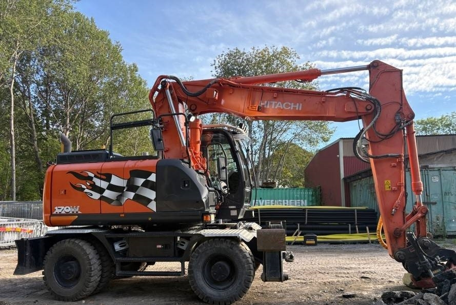 Hitachi ZX170W-6 + Peräkärry 2-akselinen - Ekskavator me goma: foto 3 Hitachi ZX170W-6 + Peräkärry 2-akselinen - Ekskavator me goma: foto 3
