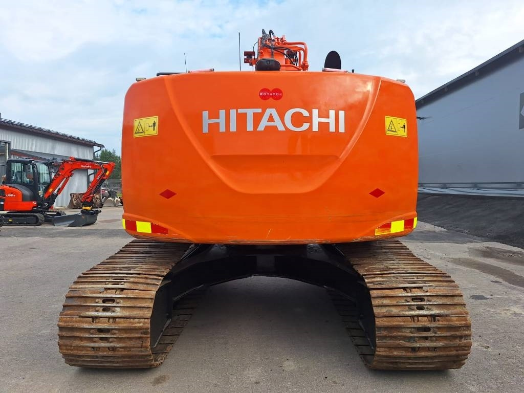 Hitachi ZX225USLC-5 PYÖRITTÄJÄLLÄ - Ekskavator me zinxhirë: foto 3 Hitachi ZX225USLC-5 PYÖRITTÄJÄLLÄ - Ekskavator me zinxhirë: foto 3