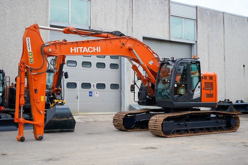 Hitachi ZX225USLC-6 - Ekskavator me zinxhirë: foto 2 Hitachi ZX225USLC-6 - Ekskavator me zinxhirë: foto 2