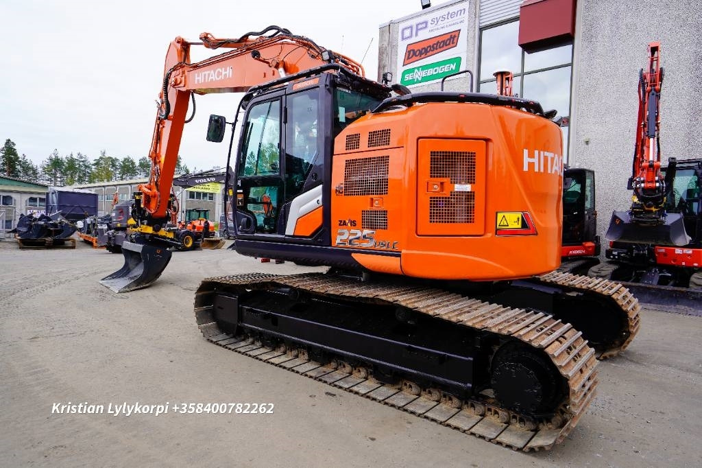 Hitachi ZX225USLC-7 ENGCON JA NOVATRON - Ekskavator me zinxhirë: foto 2 Hitachi ZX225USLC-7 ENGCON JA NOVATRON - Ekskavator me zinxhirë: foto 2