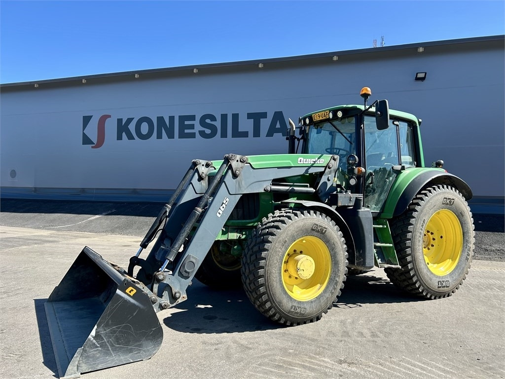 John Deere 6830 Premium - Traktor: foto 1 John Deere 6830 Premium - Traktor: foto 1