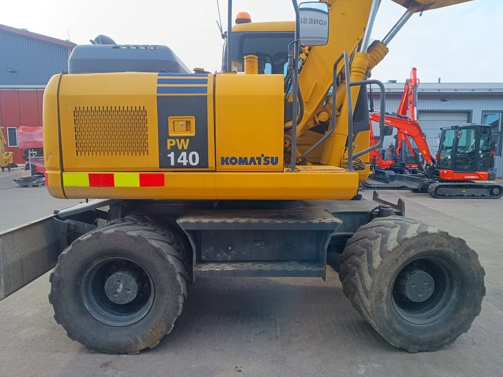 Ekskavator me goma Komatsu MYYTY! SOLD! PW140-7 PYÖRITTÄJÄLLÄ: foto 7