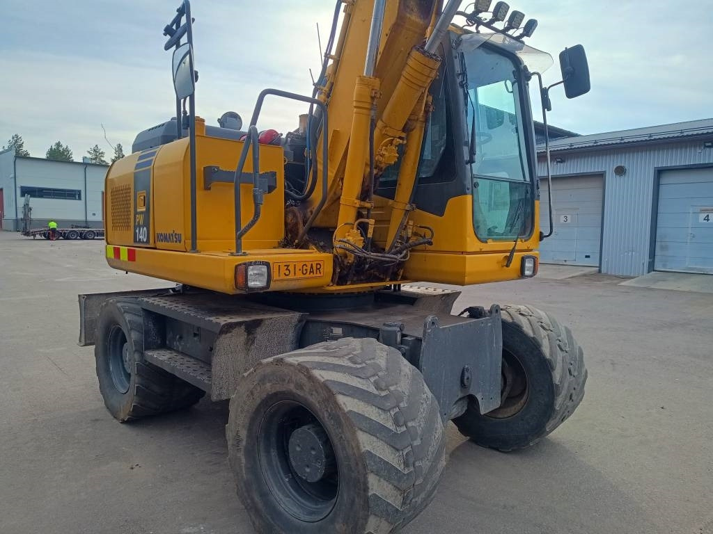 Ekskavator me goma Komatsu MYYTY! SOLD! PW140-7 PYÖRITTÄJÄLLÄ: foto 8