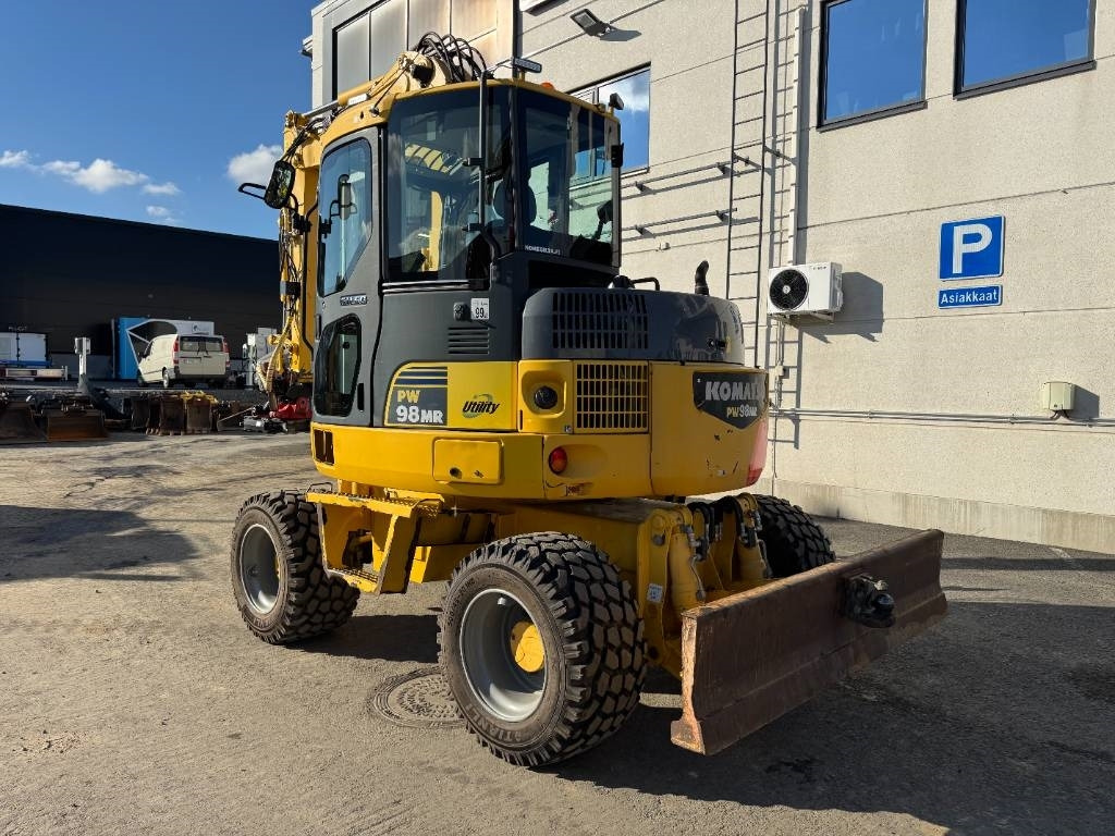 Komatsu PW 98 MR-6 - Ekskavator me goma: foto 3 Komatsu PW 98 MR-6 - Ekskavator me goma: foto 3