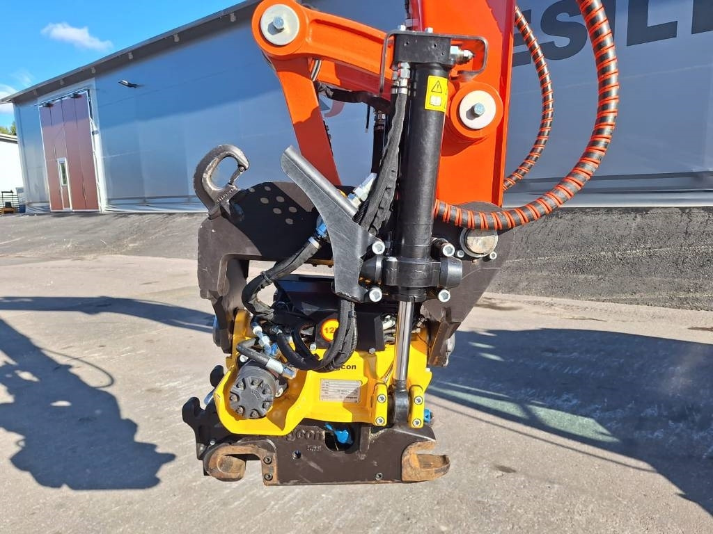 Kubota KX085-5 PYÖRITTÄJÄLLÄ, PIENET TUNNIT - Miniekskavator: foto 4 Kubota KX085-5 PYÖRITTÄJÄLLÄ, PIENET TUNNIT - Miniekskavator: foto 4
