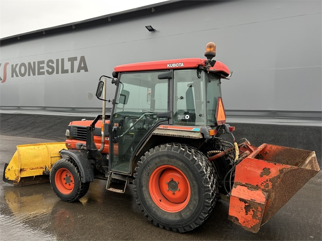Kubota L 3600 AURA JA HIEKOTIN - Traktor komunal: foto 2 Kubota L 3600 AURA JA HIEKOTIN - Traktor komunal: foto 2