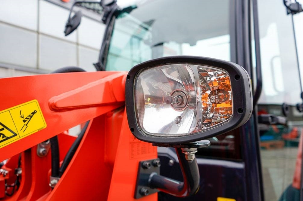 Fadrom me goma i ri Kubota R070 VARUSTELTU: foto 26