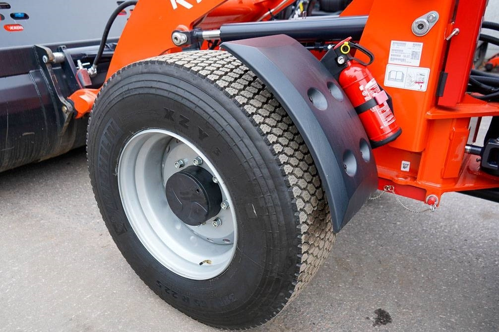 Fadrom me goma i ri Kubota R070 VARUSTELTU: foto 9