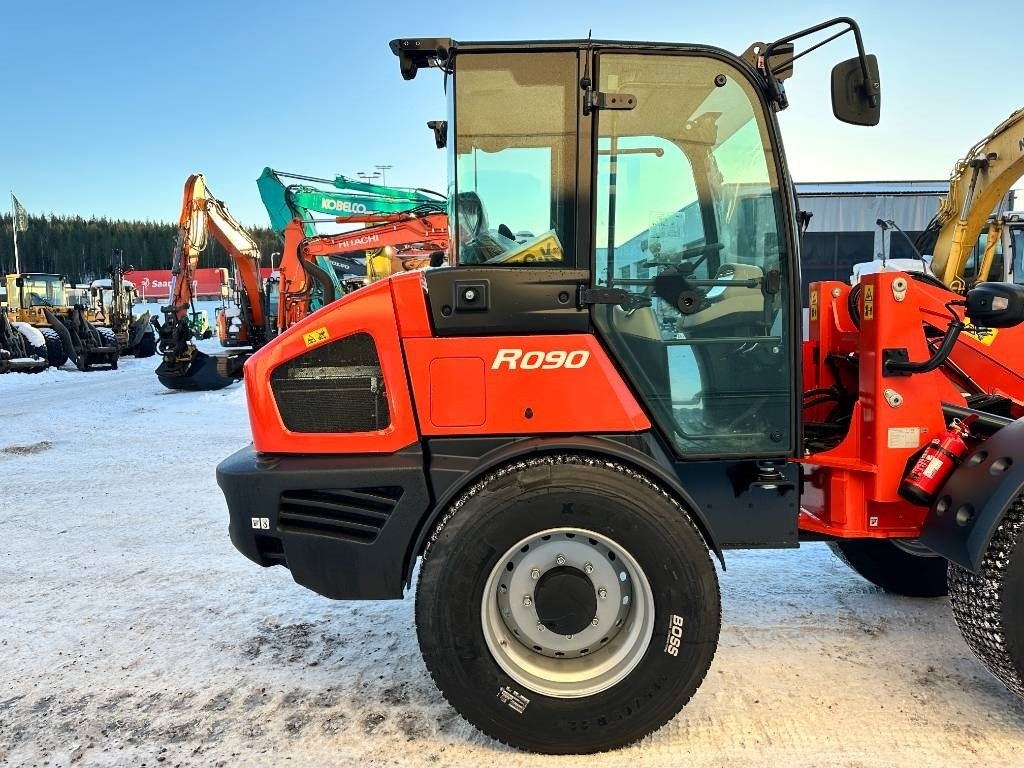 Kubota R090 Auravarustuksella uusi  - Fadrom me goma: foto 5 Kubota R090 Auravarustuksella uusi  - Fadrom me goma: foto 5