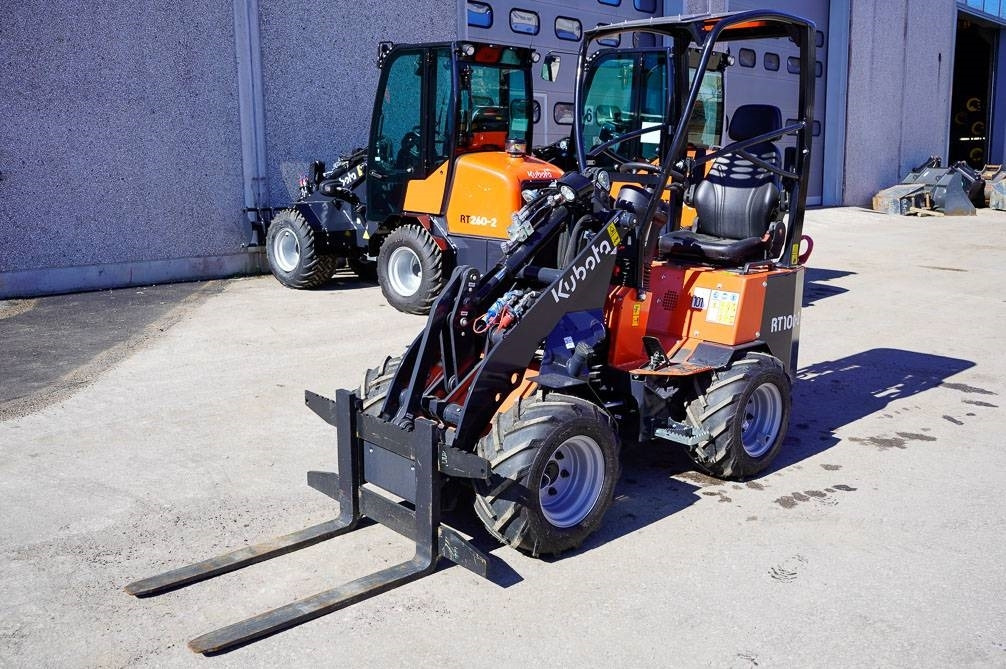 Kubota RT100-2 - Ngarkues i artikuluar: foto 2 Kubota RT100-2 - Ngarkues i artikuluar: foto 2