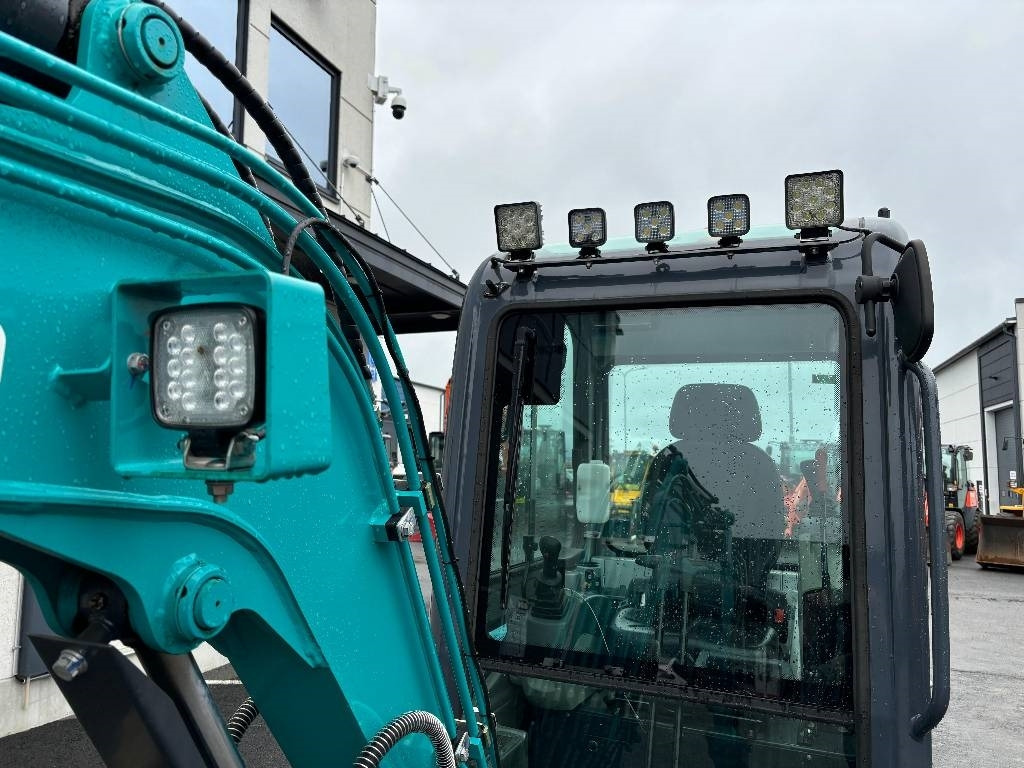 Miniekskavator Sunward SWE25F KUIN UUSI: foto 12