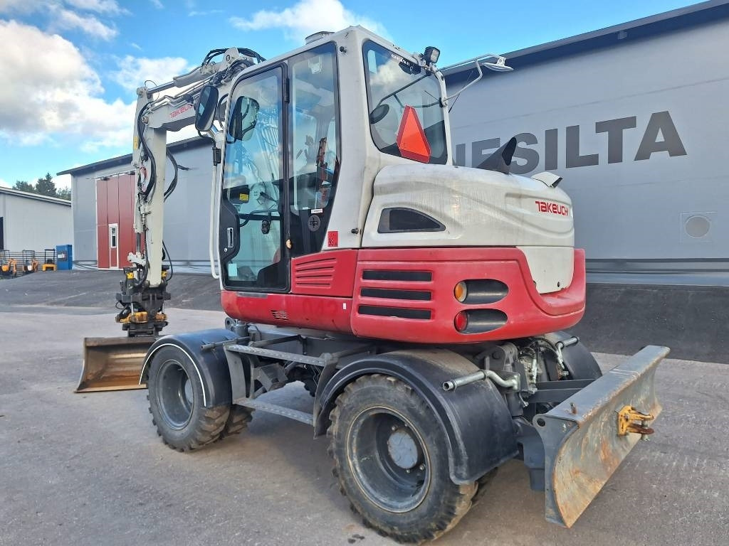 Takeuchi TB295W PYÖRITTÄJÄLLÄ - Ekskavator me goma: foto 2 Takeuchi TB295W PYÖRITTÄJÄLLÄ - Ekskavator me goma: foto 2