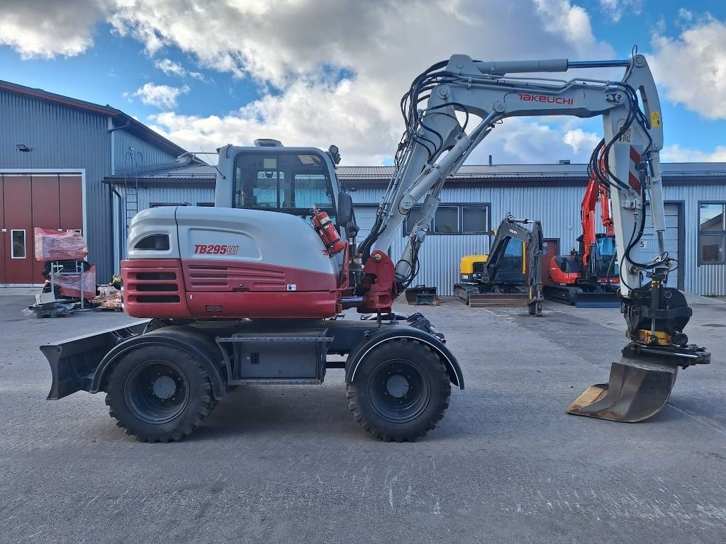 Takeuchi TB295W PYÖRITTÄJÄLLÄ - Ekskavator me goma: foto 5 Takeuchi TB295W PYÖRITTÄJÄLLÄ - Ekskavator me goma: foto 5