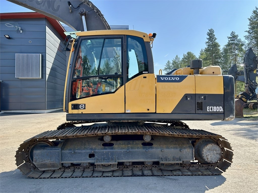 Volvo EC180DL PYÖRITTÄJÄLLÄ  - Ekskavator me zinxhirë: foto 2 Volvo EC180DL PYÖRITTÄJÄLLÄ  - Ekskavator me zinxhirë: foto 2