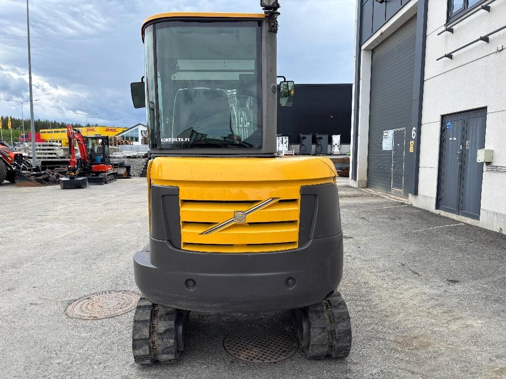 Volvo EC27C PYÖRITTÄJÄLLÄ - Miniekskavator: foto 3 Volvo EC27C PYÖRITTÄJÄLLÄ - Miniekskavator: foto 3