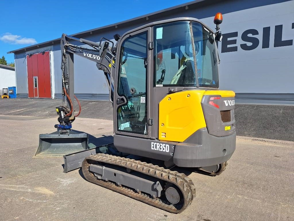 Volvo EC35D PYÖRITTÄJÄLLÄ - Miniekskavator: foto 2 Volvo EC35D PYÖRITTÄJÄLLÄ - Miniekskavator: foto 2