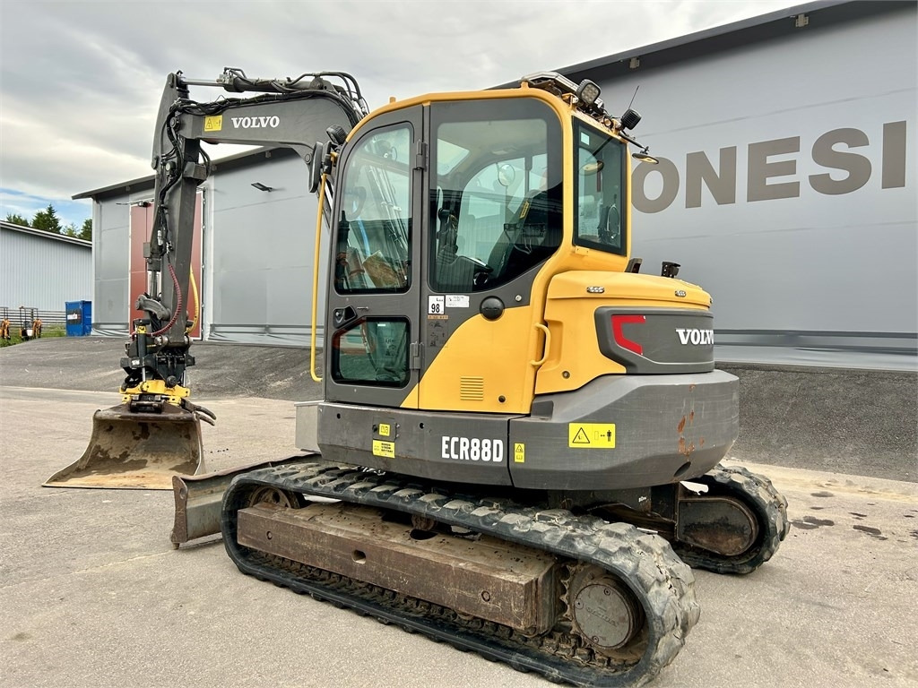 Volvo ECR88D + TYÖLAITTEET - Miniekskavator: foto 2 Volvo ECR88D + TYÖLAITTEET - Miniekskavator: foto 2