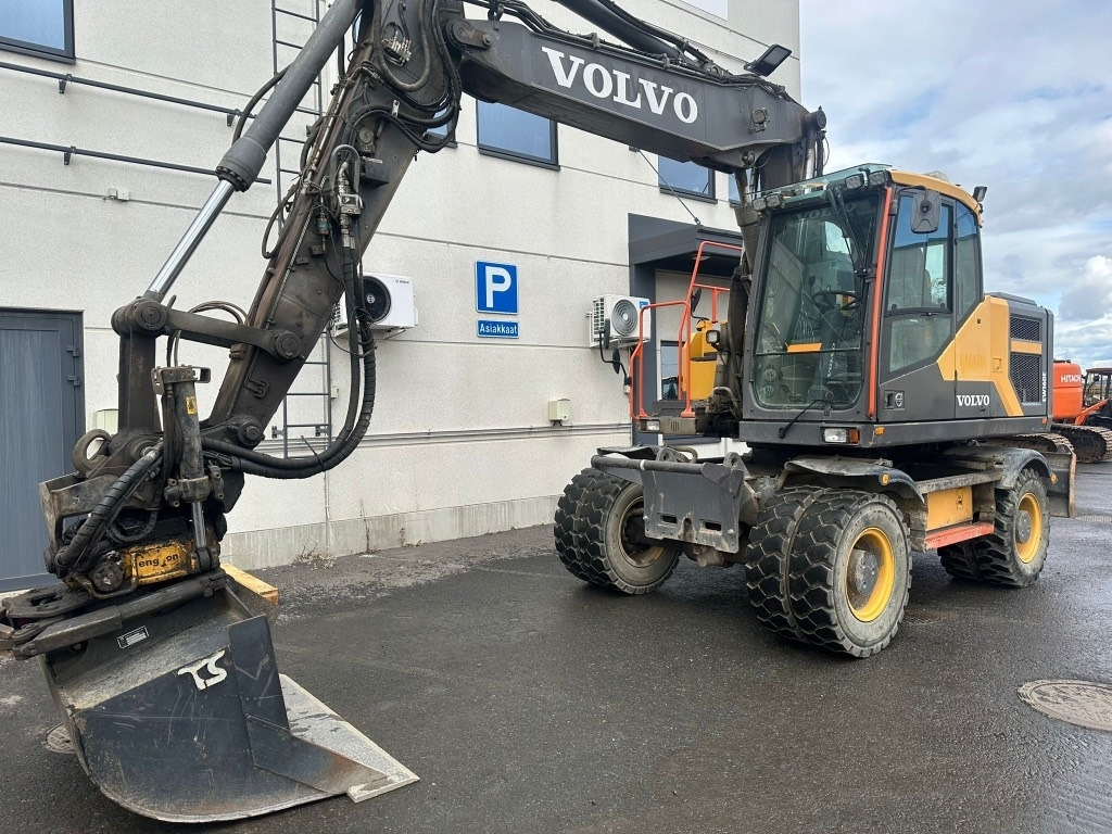Volvo EW160E PYÖRITTÄJÄLLÄ - Ekskavator me goma: foto 2 Volvo EW160E PYÖRITTÄJÄLLÄ - Ekskavator me goma: foto 2