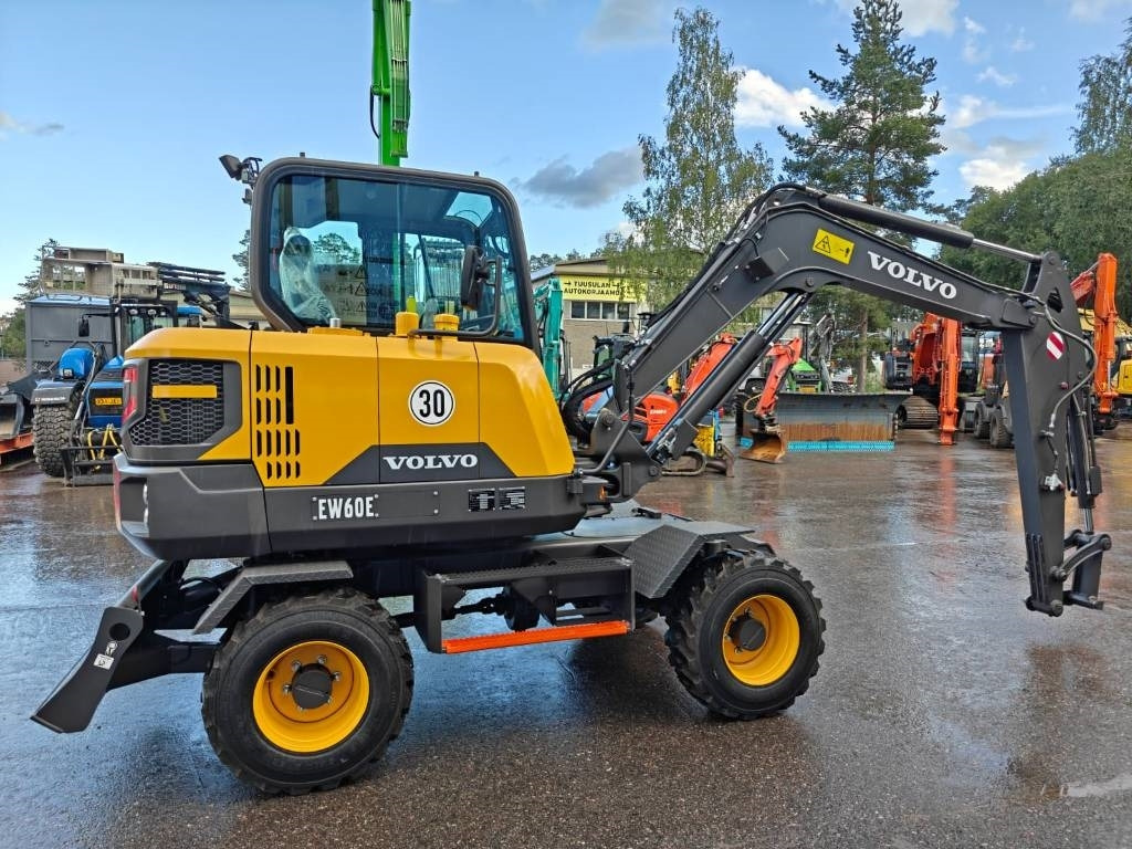 Volvo EW60E UUSI/AJAMATON - Ekskavator me goma: foto 4 Volvo EW60E UUSI/AJAMATON - Ekskavator me goma: foto 4
