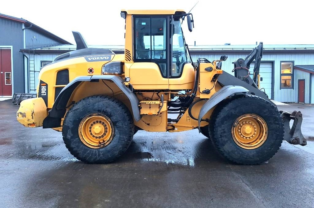 Volvo L90H VIPUOHJAUS YM. - Fadrom me goma: foto 5 Volvo L90H VIPUOHJAUS YM. - Fadrom me goma: foto 5