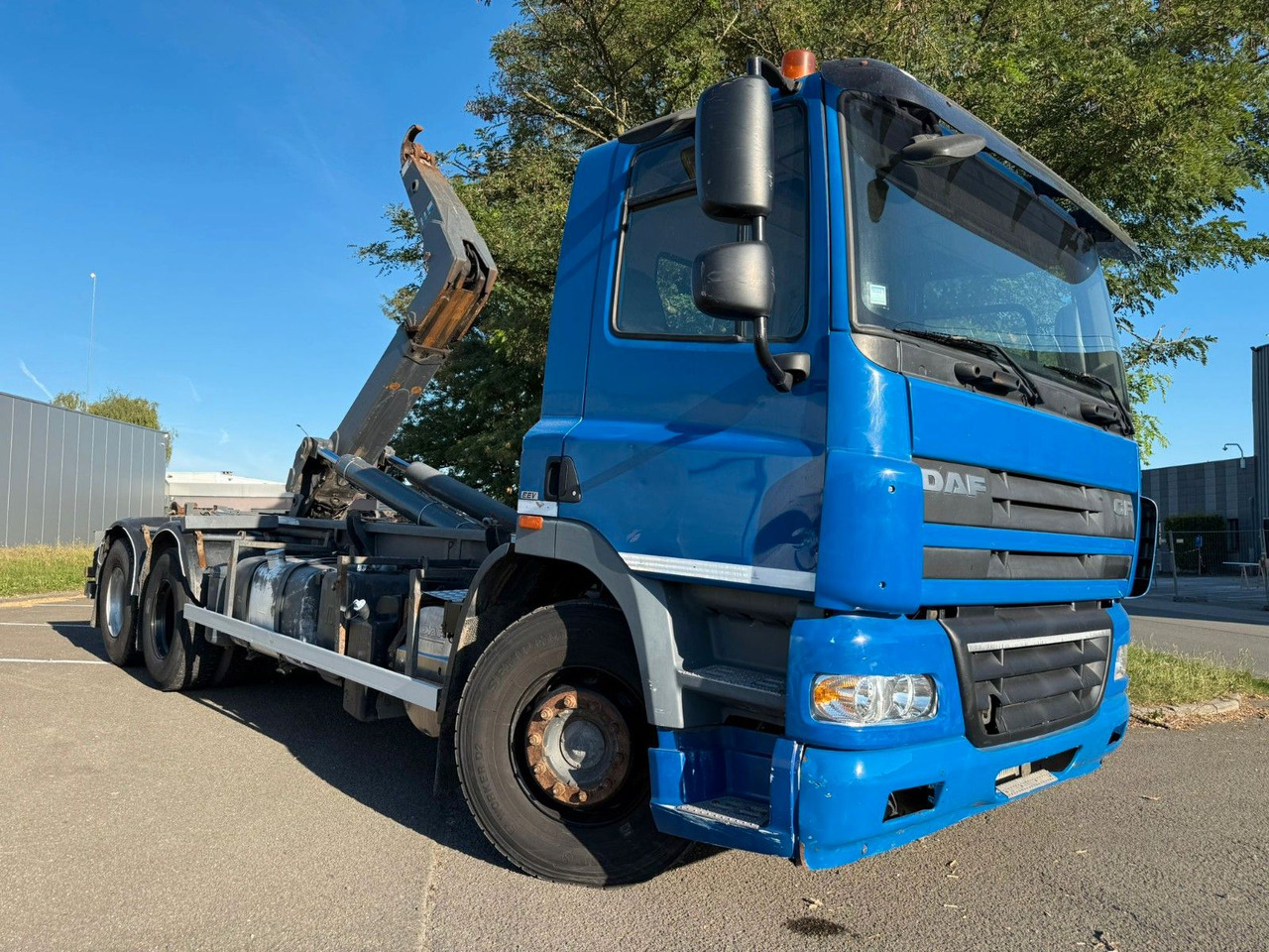 DAF CF85.360. Klima. E5. VDL. Tempomat - Kamion vetëngarkues: foto 3 DAF CF85.360. Klima. E5. VDL. Tempomat - Kamion vetëngarkues: foto 3