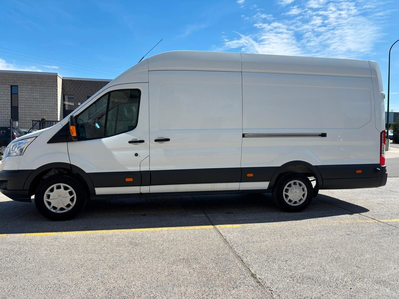 Ford Transit. Maxi. Klima. Euro 6B. Tempomat - Furgon: foto 5 Ford Transit. Maxi. Klima. Euro 6B. Tempomat - Furgon: foto 5