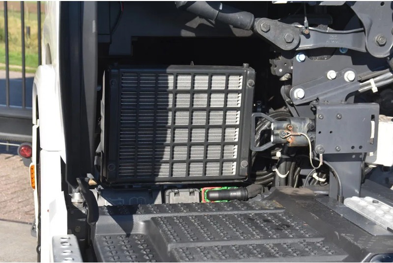 Gjysmë-kamion Scania S460 NGS 4x2NB - ONLY 112 TKM - FULL AIR - PARK. AIRCO - LEATHER SEATS - 2 x FUEL TANKS - LED LIGHTS - EXCELLENT CONDITION -: foto 7 Gjysmë-kamion Scania S460 NGS 4x2NB - ONLY 112 TKM - FULL AIR - PARK. AIRCO - LEATHER SEATS - 2 x FUEL TANKS - LED LIGHTS - EXCELLENT CONDITION -: foto 7