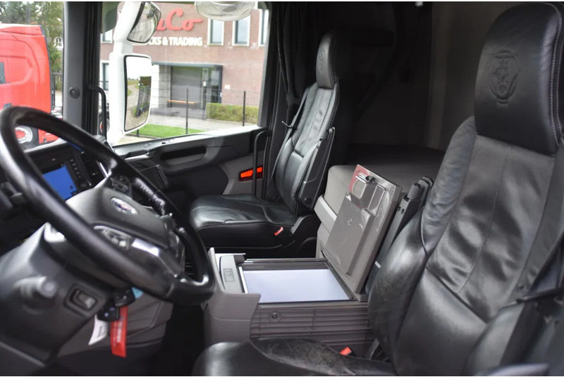 Scania S500 NGS 4x2NB - NEW TACHO - RETARDER - FULL AIR - PARK. AIRCO - 2 x FUEL TANKS - 4 POINT AIR SUSP. REAR - ALCOA'S - LED - - Gjysmë-kamion: foto 4 Scania S500 NGS 4x2NB - NEW TACHO - RETARDER - FULL AIR - PARK. AIRCO - 2 x FUEL TANKS - 4 POINT AIR SUSP. REAR - ALCOA'S - LED - - Gjysmë-kamion: foto 4