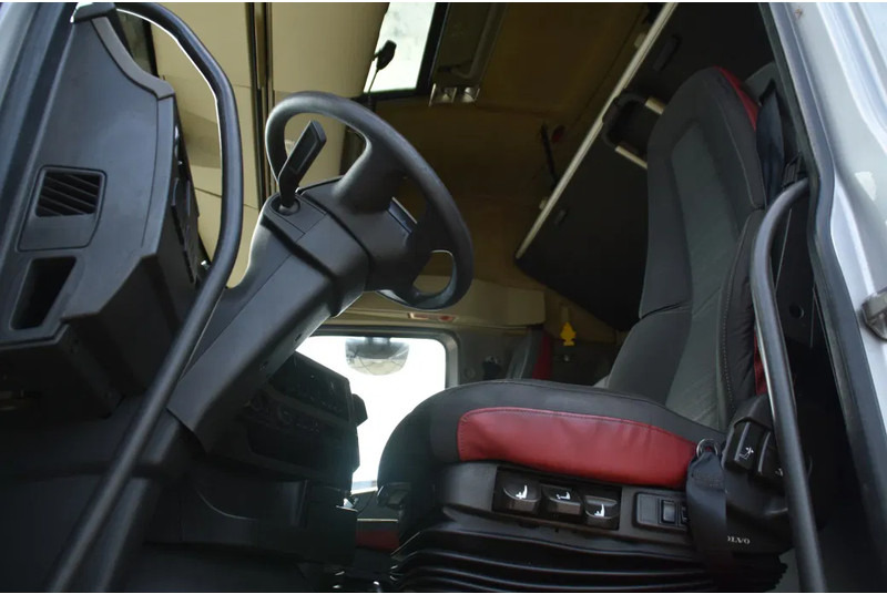 Volvo FH 420 Globe 4x2 - ADR FL - ONLY 670 TKM - PTO - AIRCO - DIFF. LOCK - GOOD CONDITION - - Gjysmë-kamion: foto 4 Volvo FH 420 Globe 4x2 - ADR FL - ONLY 670 TKM - PTO - AIRCO - DIFF. LOCK - GOOD CONDITION - - Gjysmë-kamion: foto 4