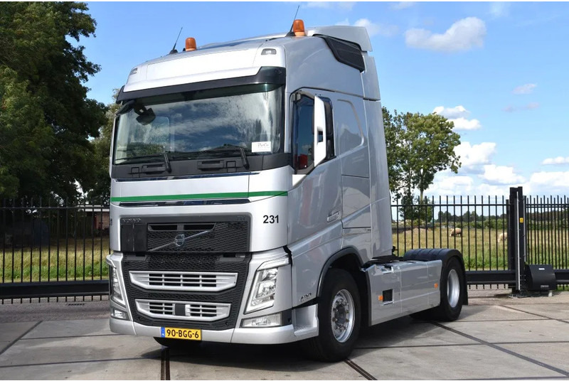 Volvo FH 420 Globe 4x2 - ADR FL - ONLY 670 TKM - PTO - AIRCO - DIFF. LOCK - GOOD CONDITION - - Gjysmë-kamion: foto 2 Volvo FH 420 Globe 4x2 - ADR FL - ONLY 670 TKM - PTO - AIRCO - DIFF. LOCK - GOOD CONDITION - - Gjysmë-kamion: foto 2