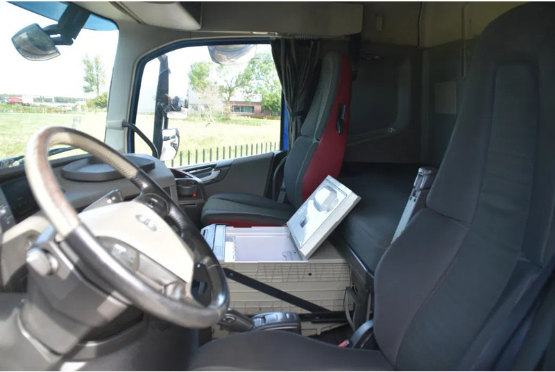 Volvo FH 460 6x2*4 - PALFINGER HOOKLIFT - 841 TKM - PARK. AIRCO - WHEELBASE: 480 CM - PTO - TOP CONDITION - - Kamion vetëngarkues: foto 5 Volvo FH 460 6x2*4 - PALFINGER HOOKLIFT - 841 TKM - PARK. AIRCO - WHEELBASE: 480 CM - PTO - TOP CONDITION - - Kamion vetëngarkues: foto 5