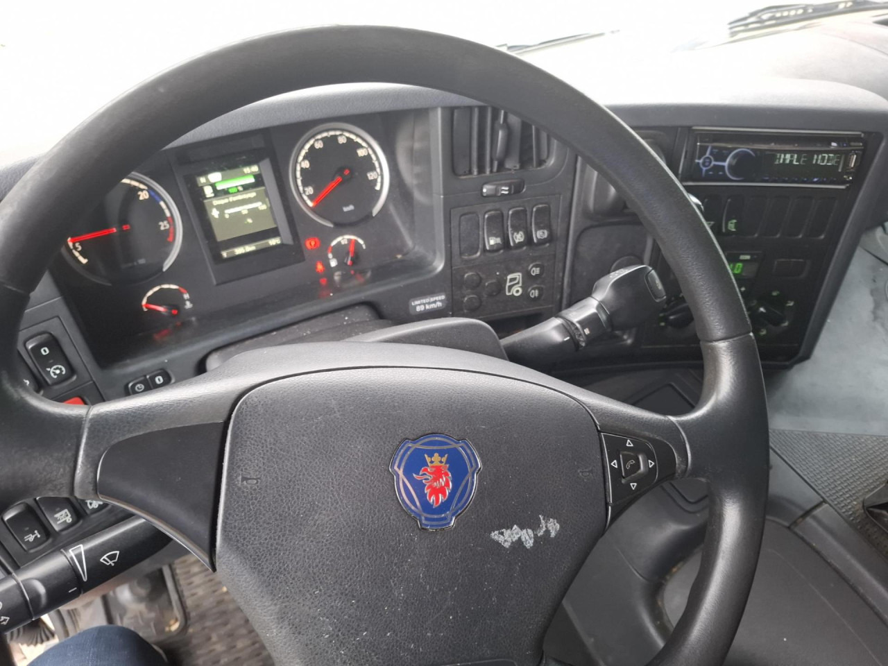 SCANIA SCANIA P250 Fourgon Hayon - Kamion kabinë-shasi: foto 4 SCANIA SCANIA P250 Fourgon Hayon - Kamion kabinë-shasi: foto 4