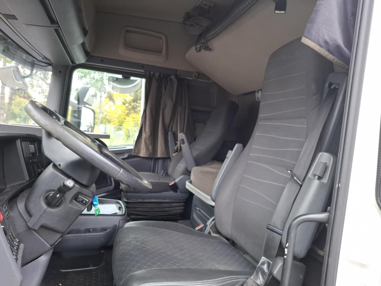 SCANIA SCANIA R410 LB 4x2 MNB - Kamion kabinë-shasi: foto 4 SCANIA SCANIA R410 LB 4x2 MNB - Kamion kabinë-shasi: foto 4