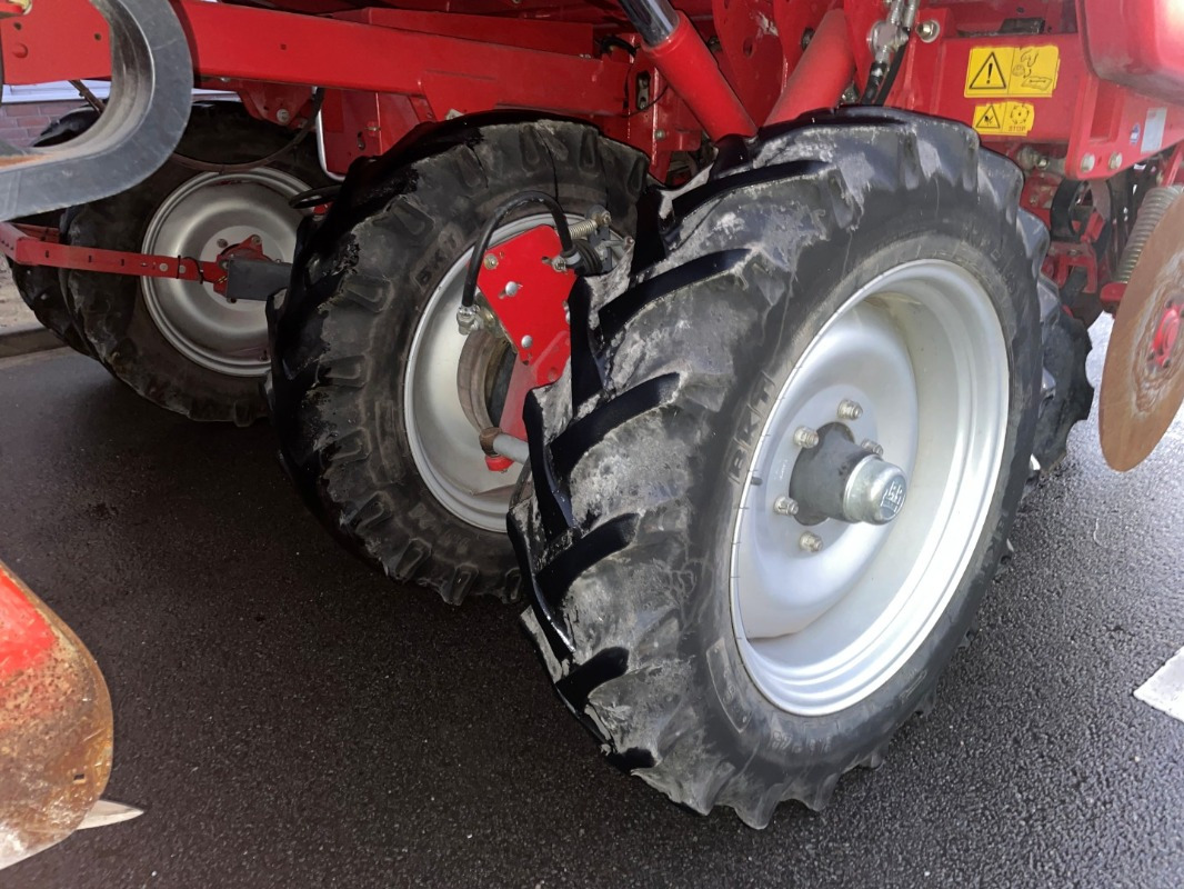 Grimme GL 430 - Makinë korrëse: foto 2 Grimme GL 430 - Makinë korrëse: foto 2