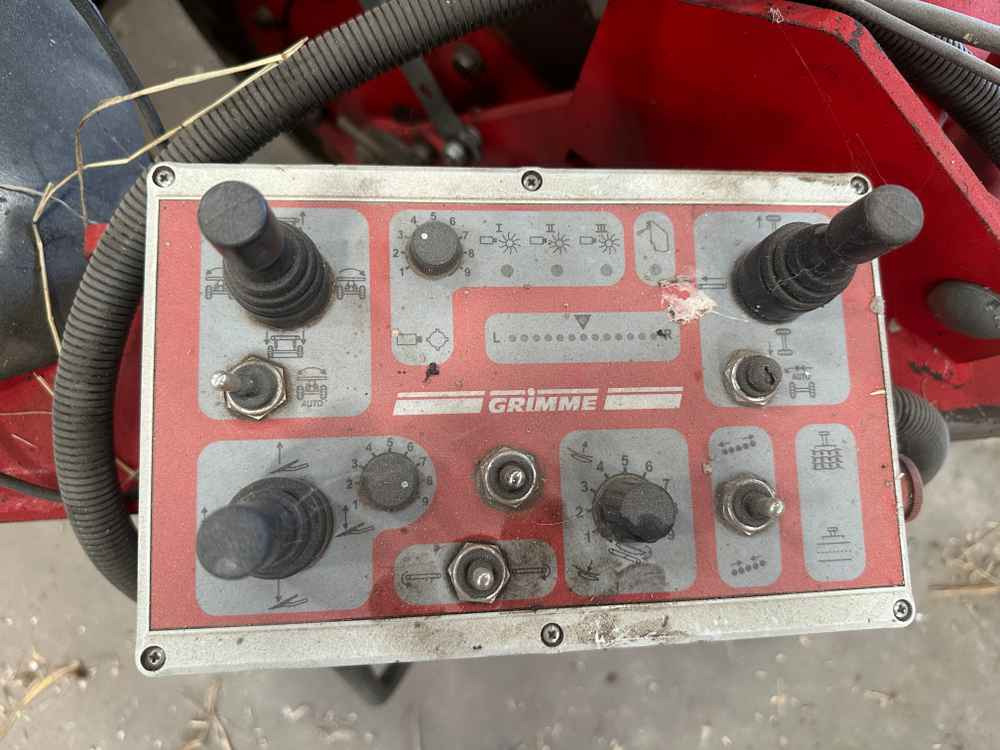 Grimme CS-150 RotaPower - Makinë për nxjerrjen e patateve: foto 3 Grimme CS-150 RotaPower - Makinë për nxjerrjen e patateve: foto 3