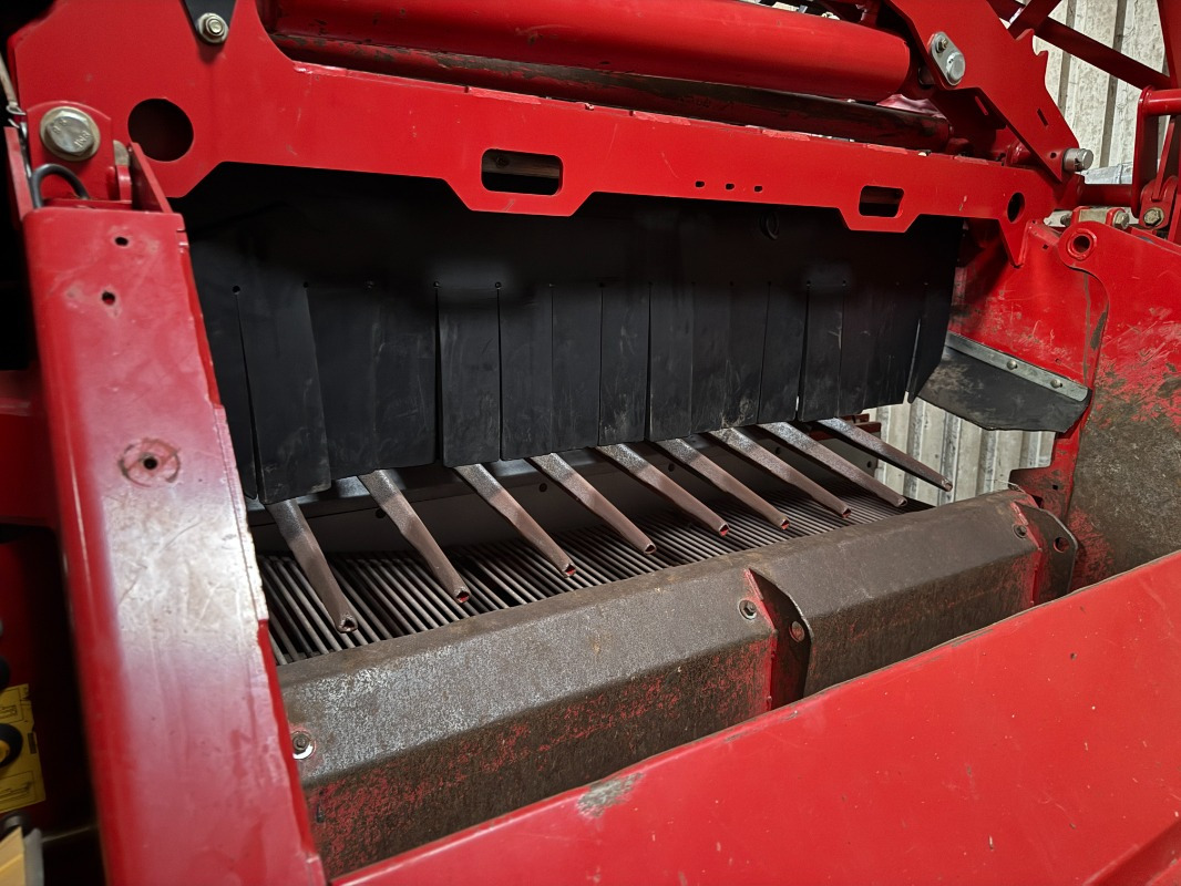 Grimme CS 170 RotaPower - Makinë për nxjerrjen e patateve: foto 4 Grimme CS 170 RotaPower - Makinë për nxjerrjen e patateve: foto 4