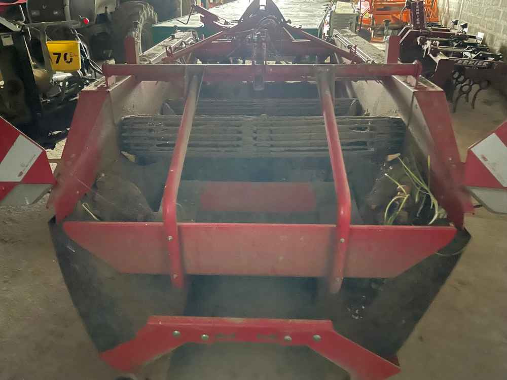 Grimme WV 165 - Makinë për vjelje rrushi: foto 4 Grimme WV 165 - Makinë për vjelje rrushi: foto 4
