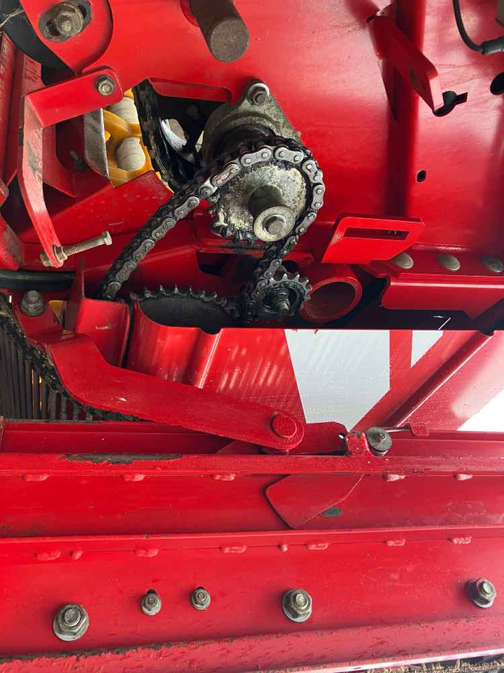 Grimme CS 150 - Makinë për nxjerrjen e patateve: foto 2 Grimme CS 150 - Makinë për nxjerrjen e patateve: foto 2