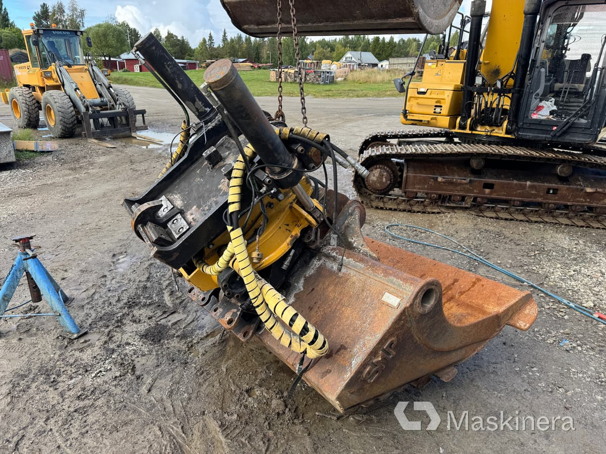 Engcon EC3027GR9 Tiltrotator Engcon med planeringsskopa B27-fäste - Kovë ekskavatori: foto 3 Engcon EC3027GR9 Tiltrotator Engcon med planeringsskopa B27-fäste - Kovë ekskavatori: foto 3