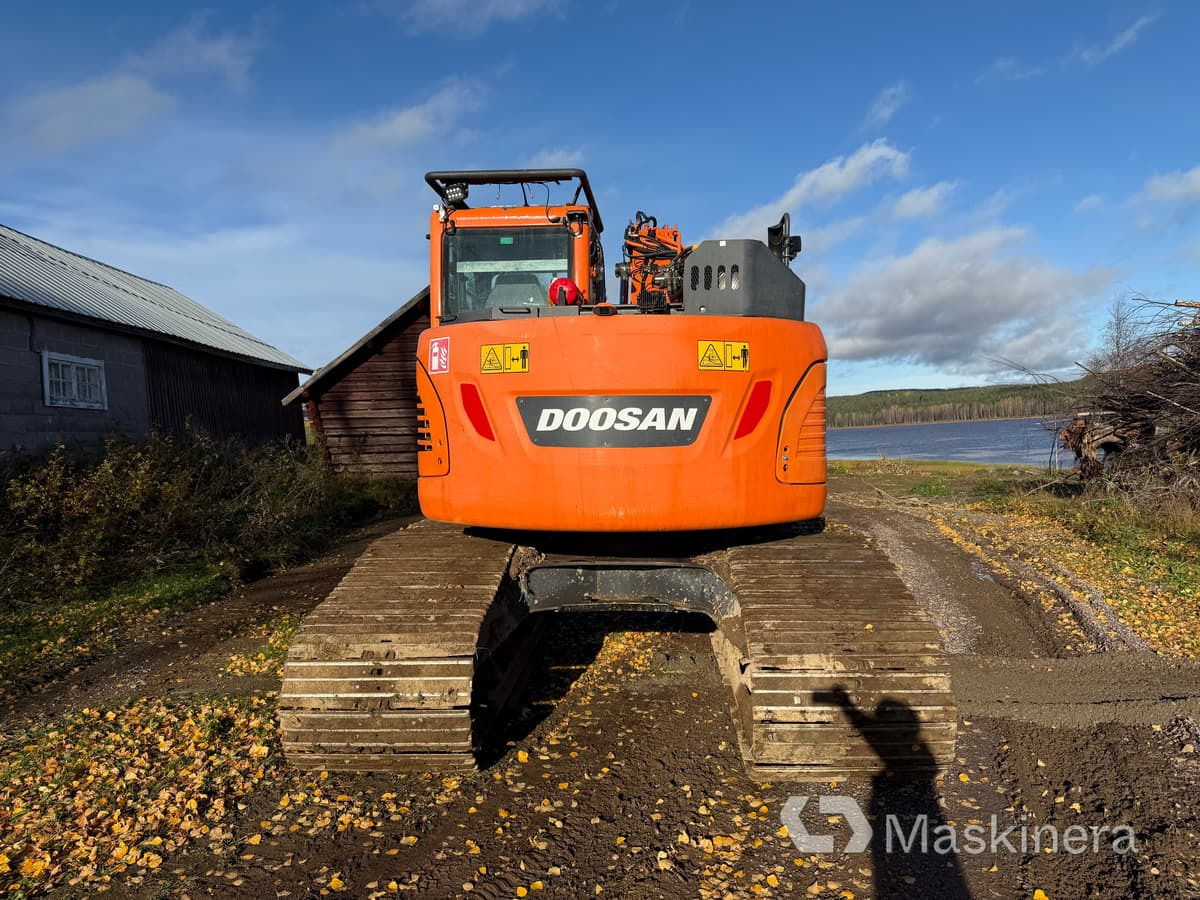Grävmaskin Doosan DX140LCR-5 / Skördaraggregat 25RH - Ekskavator me zinxhirë: foto 4 Grävmaskin Doosan DX140LCR-5 / Skördaraggregat 25RH - Ekskavator me zinxhirë: foto 4