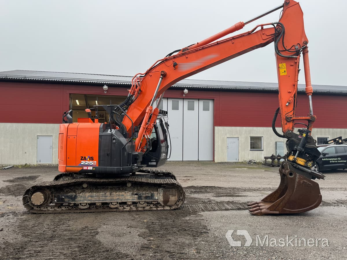 Grävmaskin Hitachi ZX225USLC-6 - Ekskavator me zinxhirë: foto 4 Grävmaskin Hitachi ZX225USLC-6 - Ekskavator me zinxhirë: foto 4
