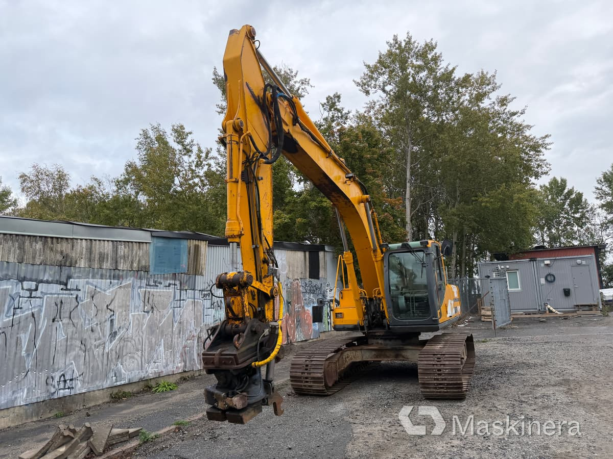 Grävmaskin JCB JS200 LC - Ekskavator me zinxhirë: foto 2 Grävmaskin JCB JS200 LC - Ekskavator me zinxhirë: foto 2