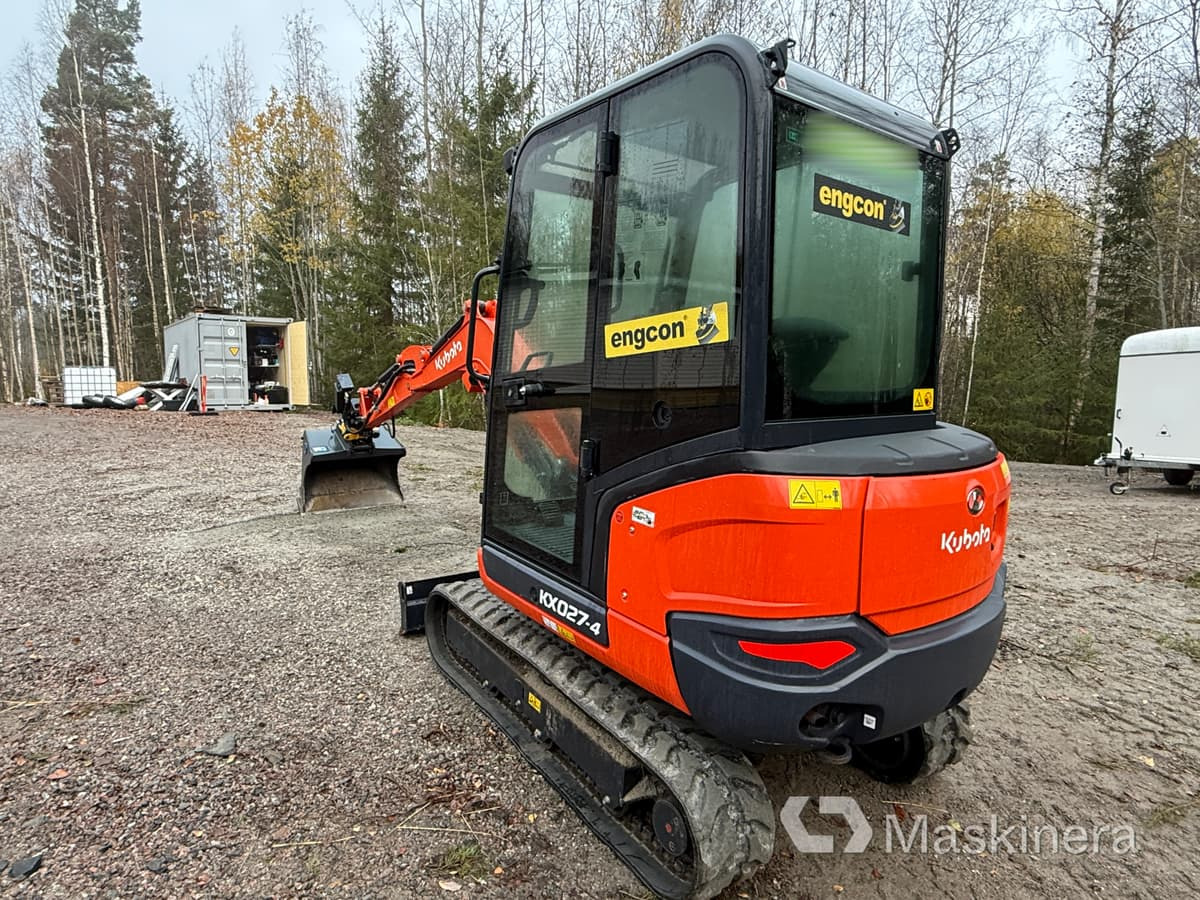 Grävmaskin Kubota KX027-4 med flera redskap - Ekskavator me zinxhirë: foto 4 Grävmaskin Kubota KX027-4 med flera redskap - Ekskavator me zinxhirë: foto 4