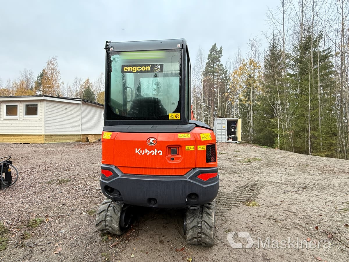 Grävmaskin Kubota KX027-4 med flera redskap - Ekskavator me zinxhirë: foto 5 Grävmaskin Kubota KX027-4 med flera redskap - Ekskavator me zinxhirë: foto 5