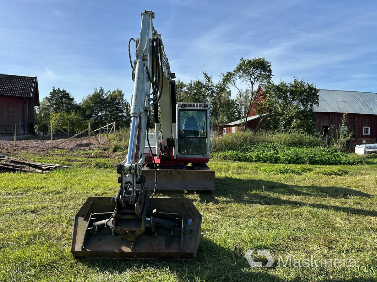 Grävmaskin Takeuchi TB175 - Ekskavator me zinxhirë: foto 2 Grävmaskin Takeuchi TB175 - Ekskavator me zinxhirë: foto 2