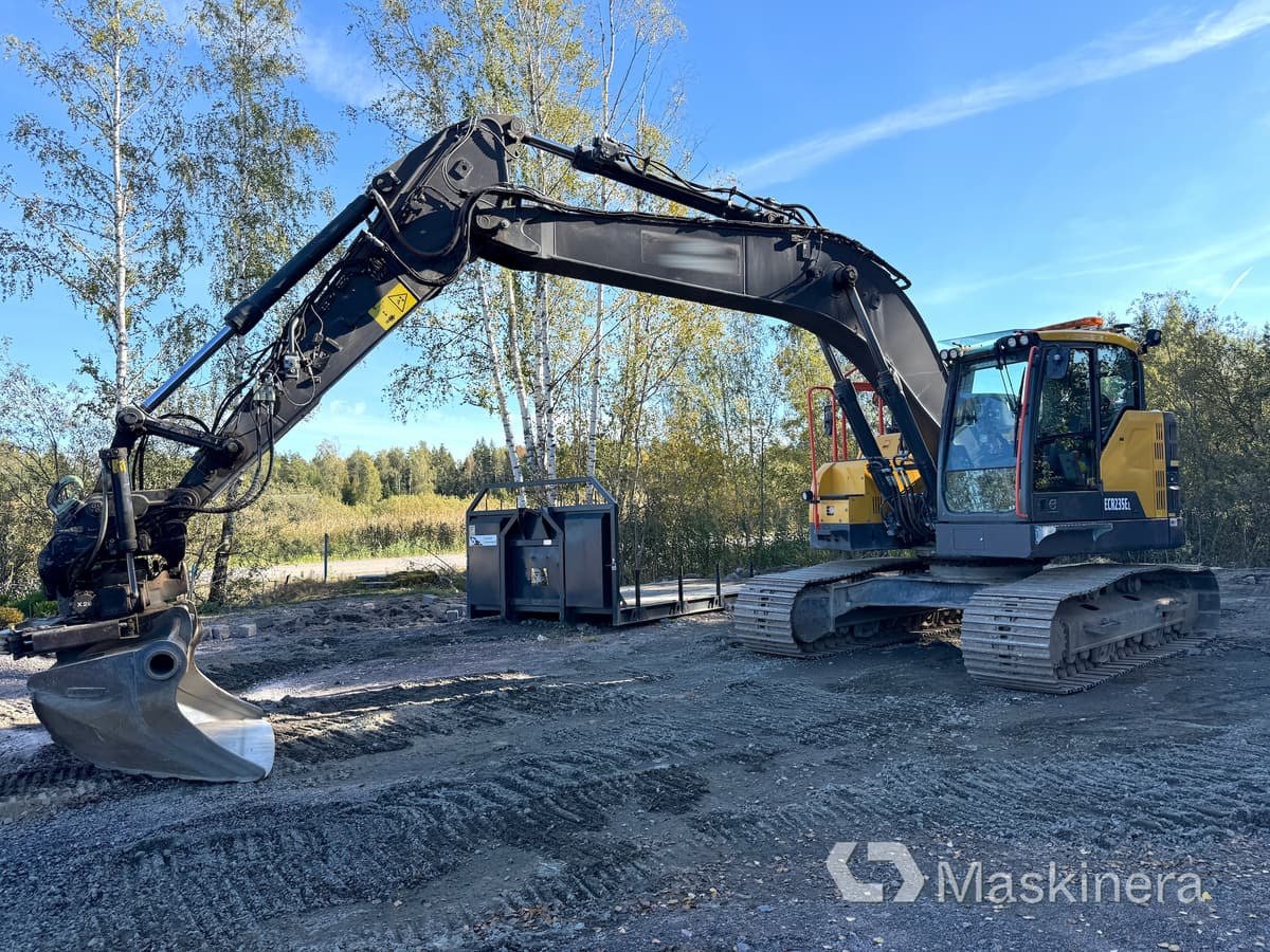 Grävmaskin Volvo ECR235EL - Ekskavator me zinxhirë: foto 1 Grävmaskin Volvo ECR235EL - Ekskavator me zinxhirë: foto 1