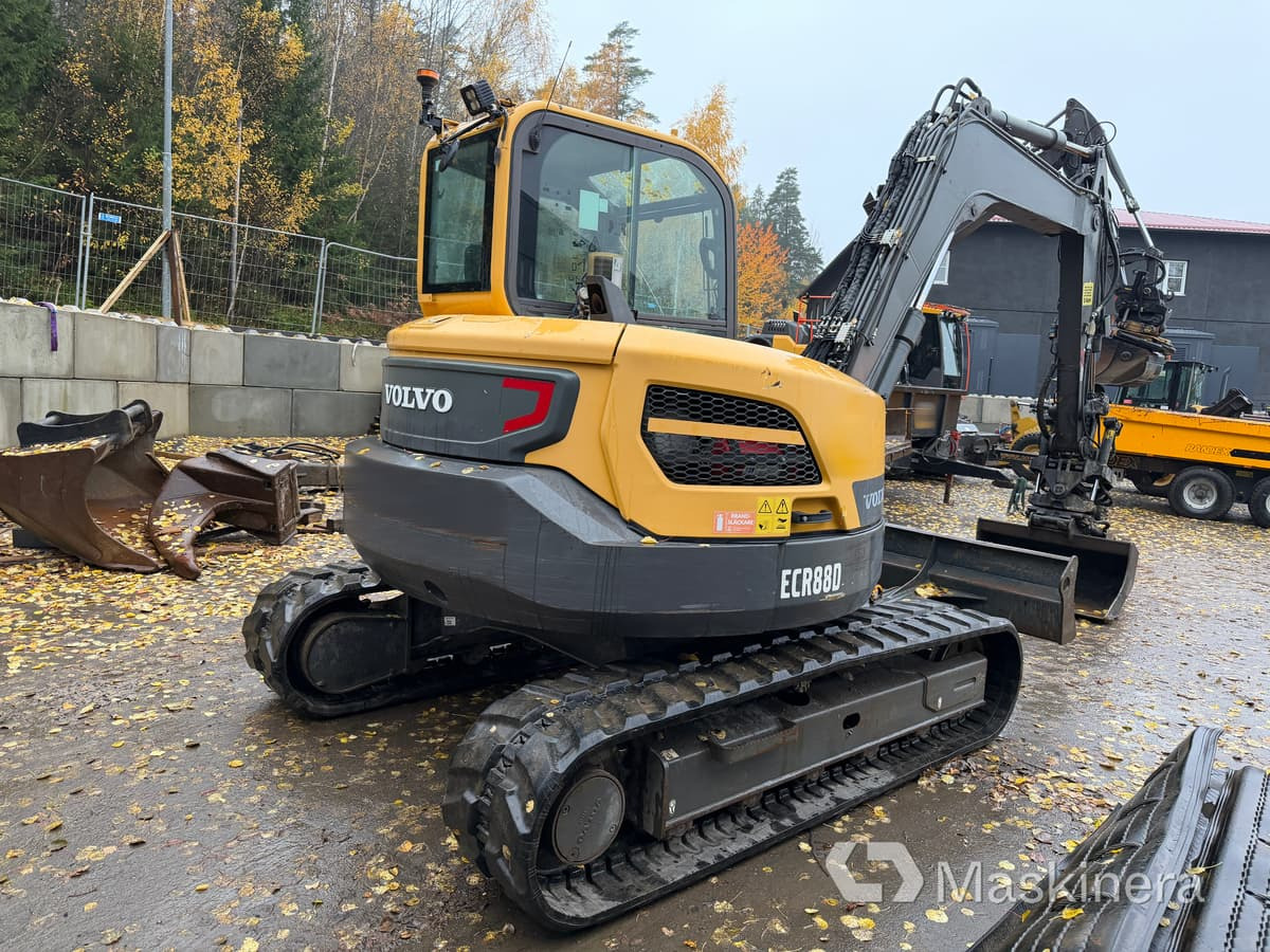 Grävmaskin Volvo ECR88D med tillbehör - Ekskavator me zinxhirë: foto 4 Grävmaskin Volvo ECR88D med tillbehör - Ekskavator me zinxhirë: foto 4